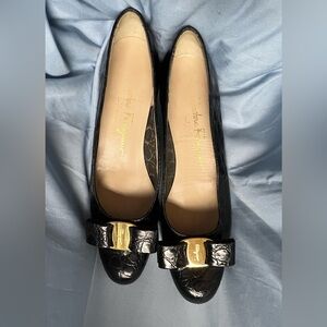 Salvatore Ferragamo Black Alligator Embossed Vara Bow Flats with Gold Hardware
